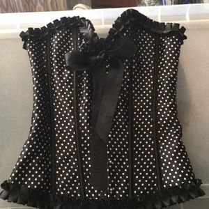 Black Pocka Dot Bustea’